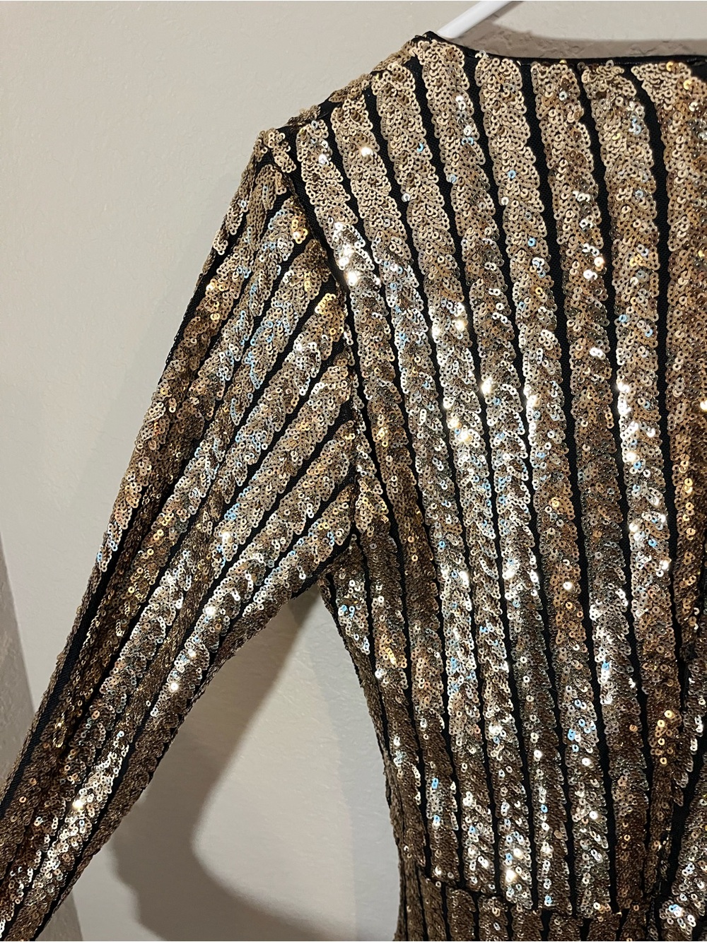 NWOT Lulus Gold Black Sequin Faux Wrap Mini Dress Long Sleeve Party S Vegas - Picture 6 of 11